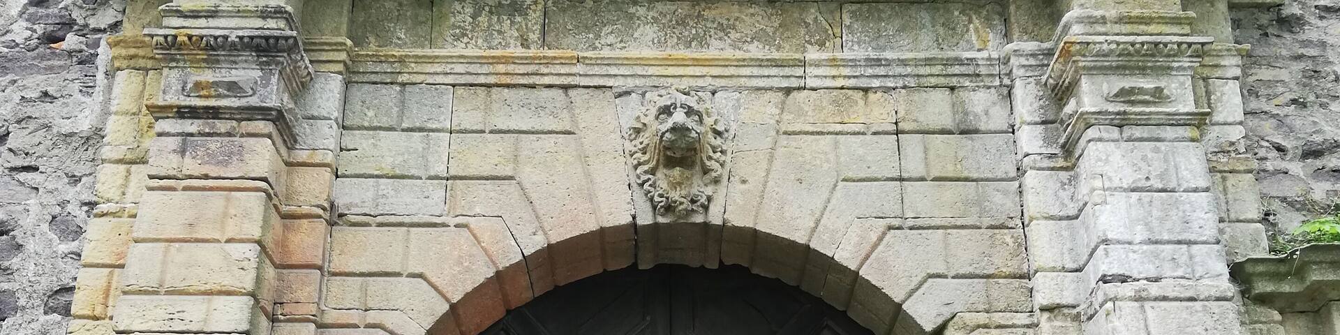 Gate of the castle Świny