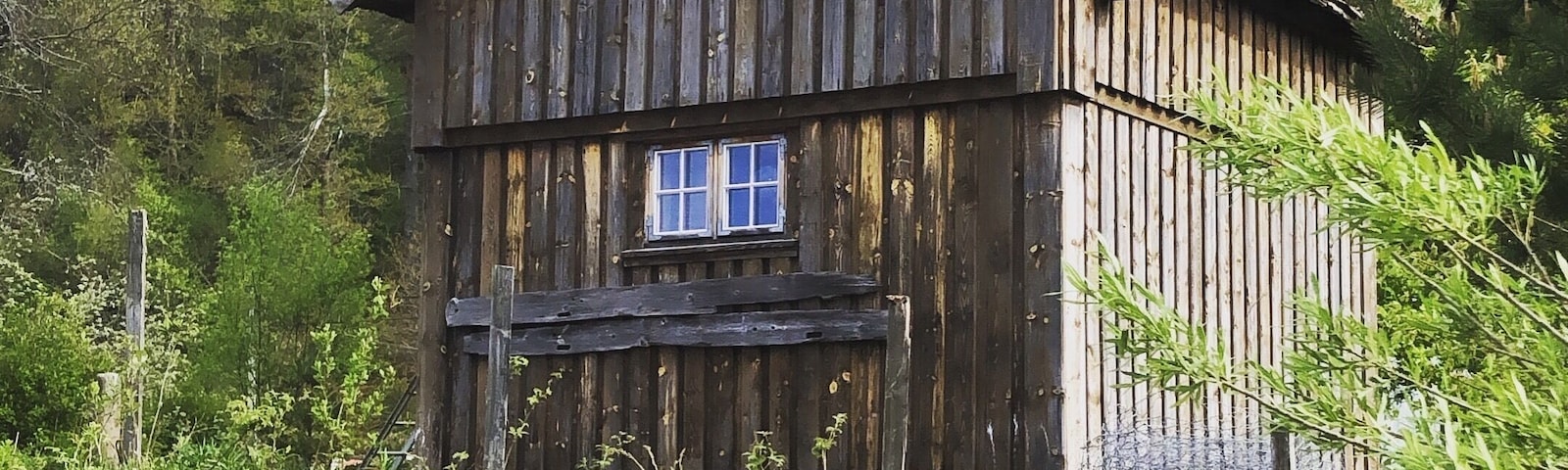 This 1816 cabin feels like stepping back in time... except it has electricity, a little kitchen, a shower, and a bathroom! The ants werenât a nice surprise (the owners have had to set out a few ant killer things) but otherwise a cool place to escape/rest for the night! #cabin #norway #roadtrip