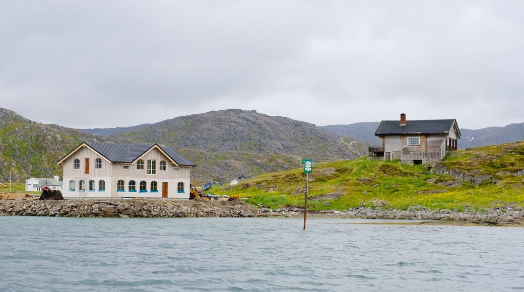 Nordkapp showing a house and a river or creek