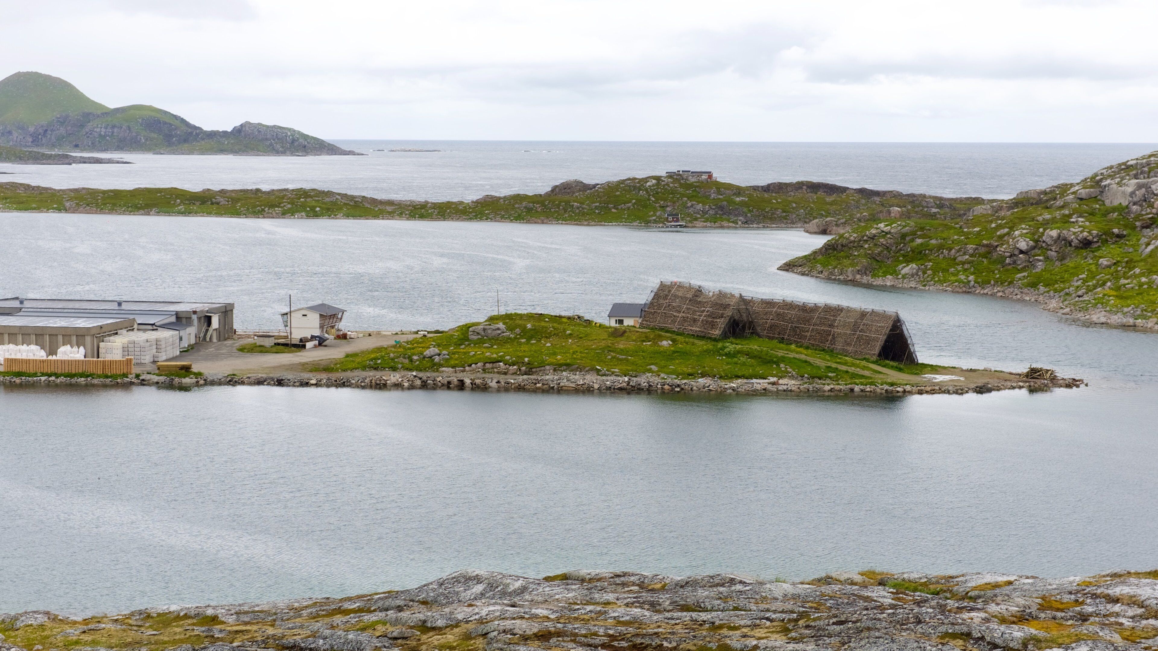 Gjesvær showing a lake or waterhole
