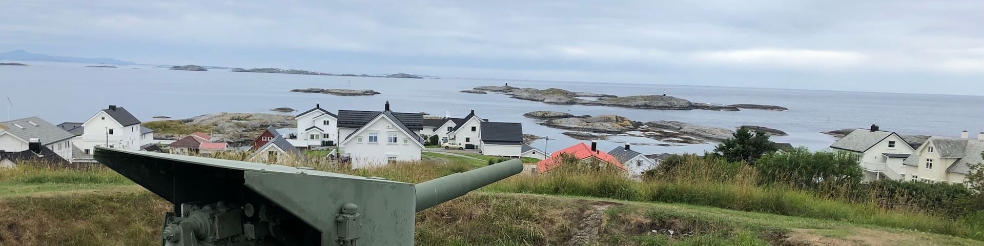 Overlooking the costal fishing village of Bud Ergan is a German fort that was built during the war years of 1940-45. Today is has been restored as a war memorial museum. Exhibitions of local and regional events from World War II. A lovely stop on the way to the Atlantic Road
#LikeALocal