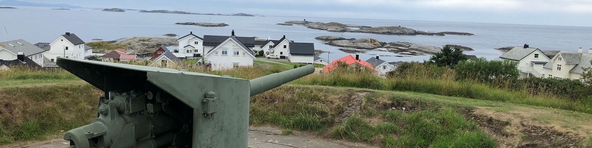 Overlooking the costal fishing village of Bud Ergan is a German fort that was built during the war years of 1940-45. Today is has been restored as a war memorial museum. Exhibitions of local and regional events from World War II. A lovely stop on the way to the Atlantic Road
#LikeALocal