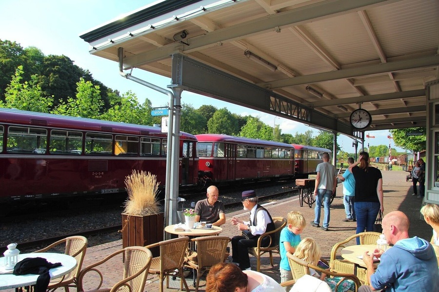 The Zuid-Limburgse Stoomtrein Maatschappij (South Limburg Steam Train Company) or ZLSM is a heritage railway operating in the south of the Netherlands. It runs over the border into Germany and has an extensive collection of stock. The ZLSM is currently partnered with the Great Central Railway in England, as they are both double-track preserved lines.
https://en.wikipedia.org/wiki/Zuid-Limburgse_Stoomtrein_Maatschappij
Original website :
http://www.zlsm.nl/