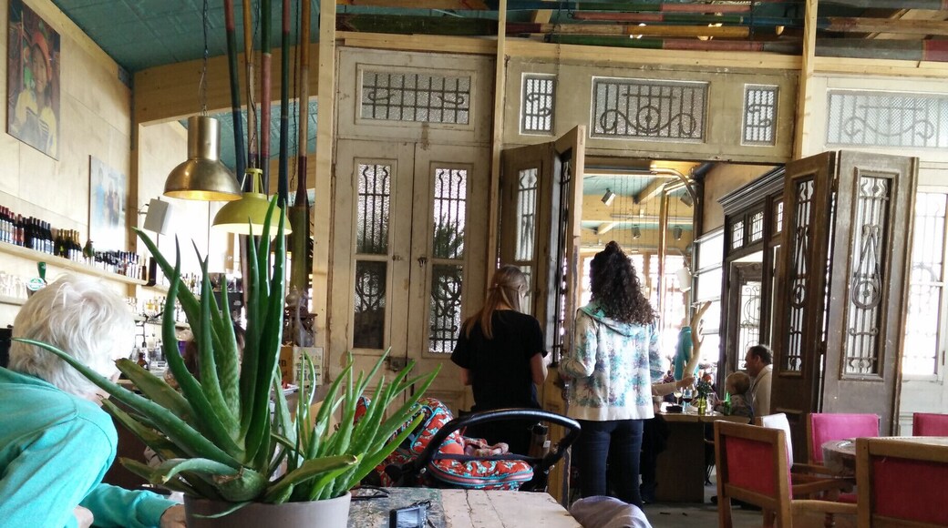 Nice shelter on a windy beach walk. Carribean atmosphere and friendly staff.