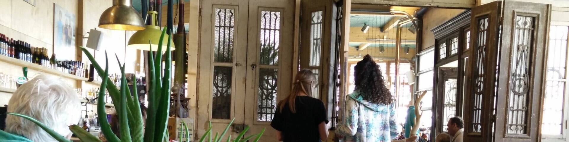 Nice shelter on a windy beach walk. Carribean atmosphere and friendly staff.