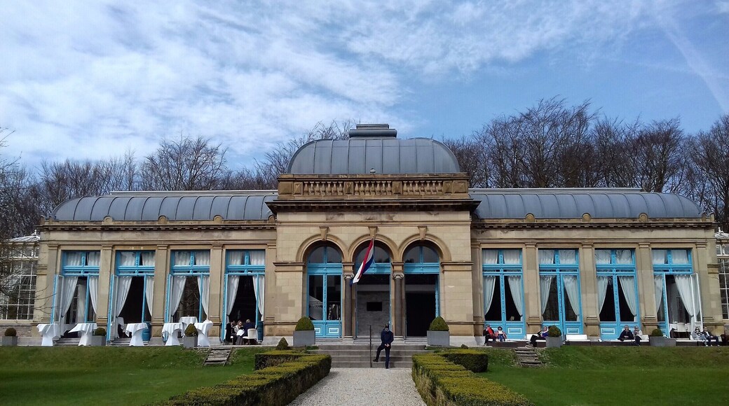 The Oranjerie at Elswout is usually used for events, weddings and so on. But on Sunday's it opens to the public for lunch or afternoon tea. A lovely springtime treat! #SpringFun