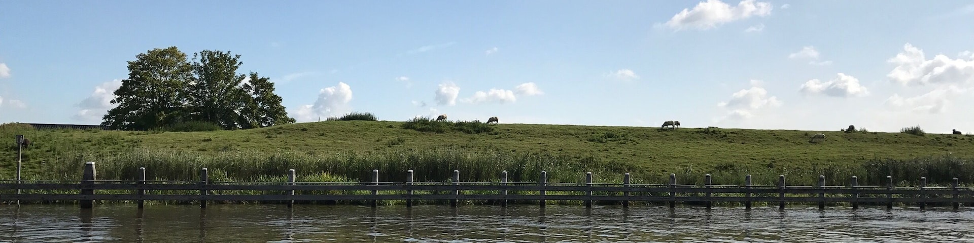 Great place to go for lunch/diner/drinks. For children there is a small playground.