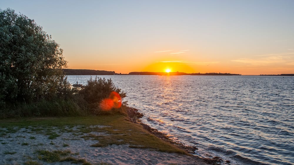 Sonnenuntergang an der Küste in Zeeland
