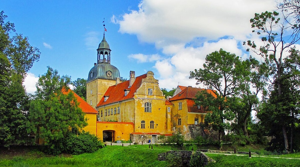 Lielstraupe Castle is a castle in the historical region of Vidzeme, in northern Latvia. #latvia
Random discoveries like this is only possible when you drive around the European country-side: http://alwayswanderlust.com/why-you-should-tour-europe-with-eurodrive/