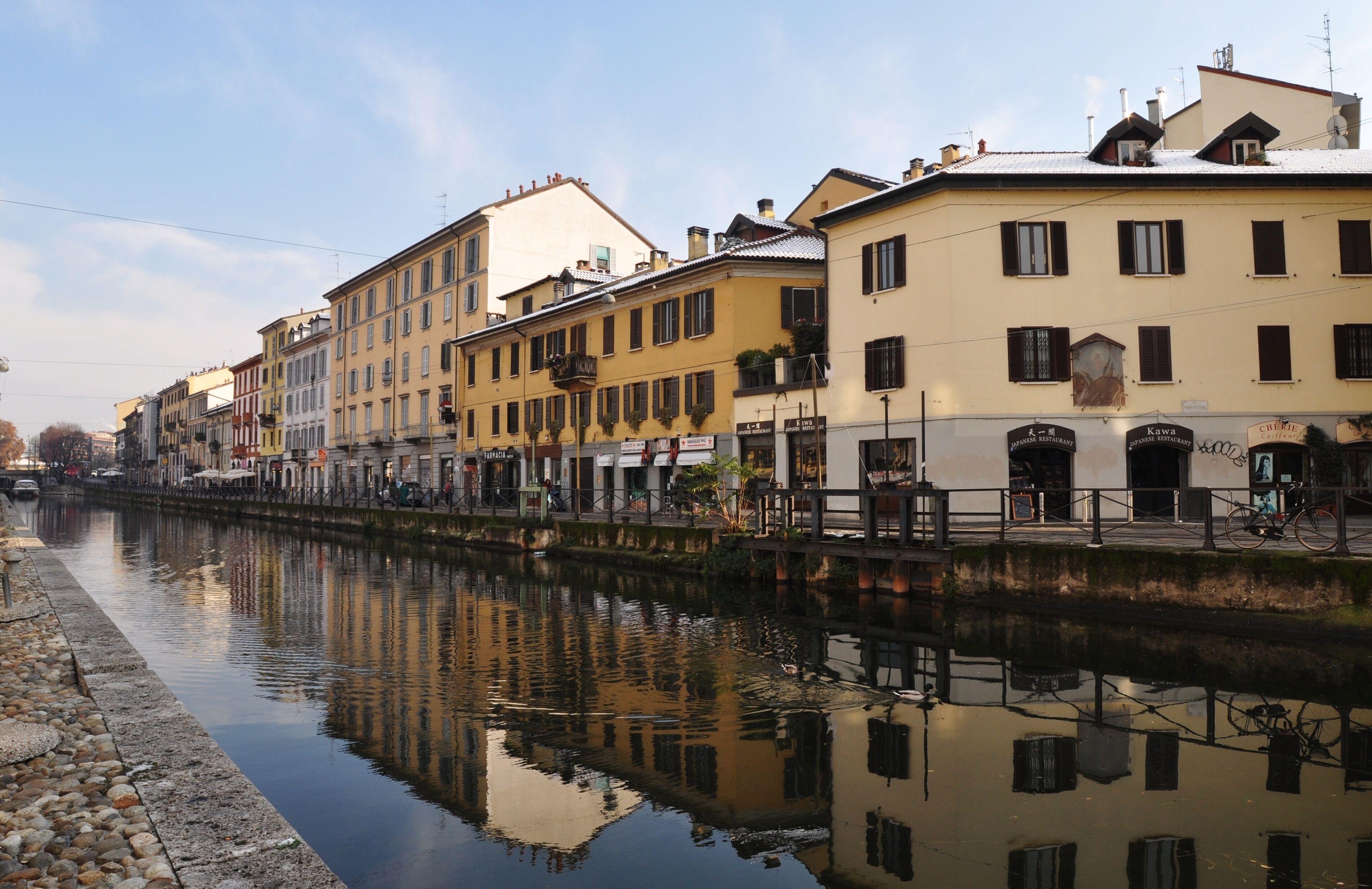 Sole e neve sul naviglio