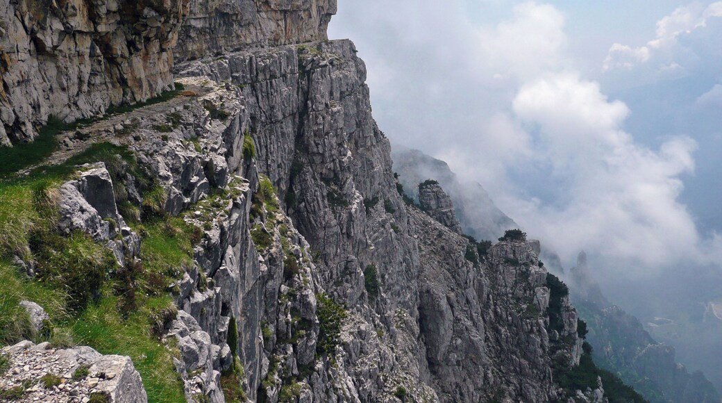 Strada delle Gallerie, Strada della Prima Armata: Der Weg geht an dieser Stelle durch den Tunnel