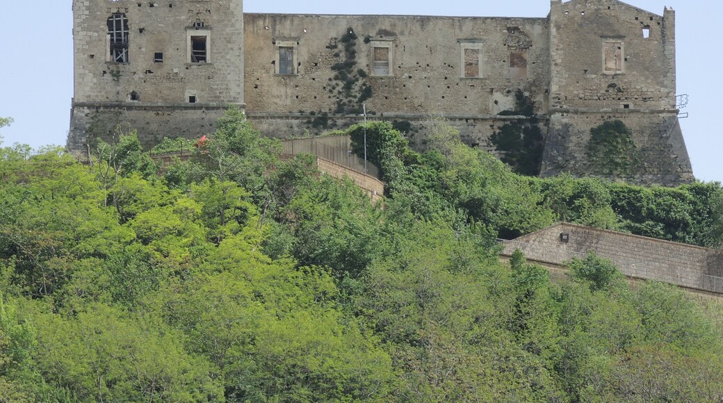 Tocco da Casauria: Castello Caracciolo