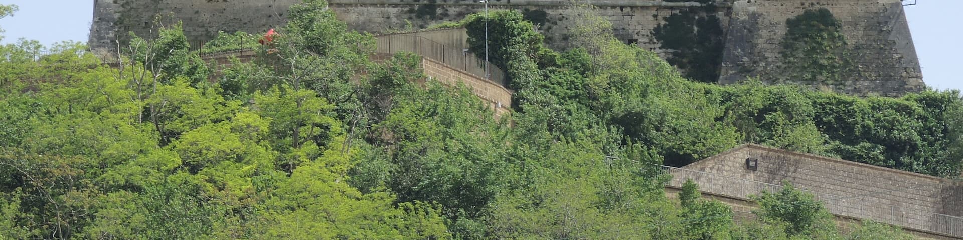 Tocco da Casauria: Castello Caracciolo