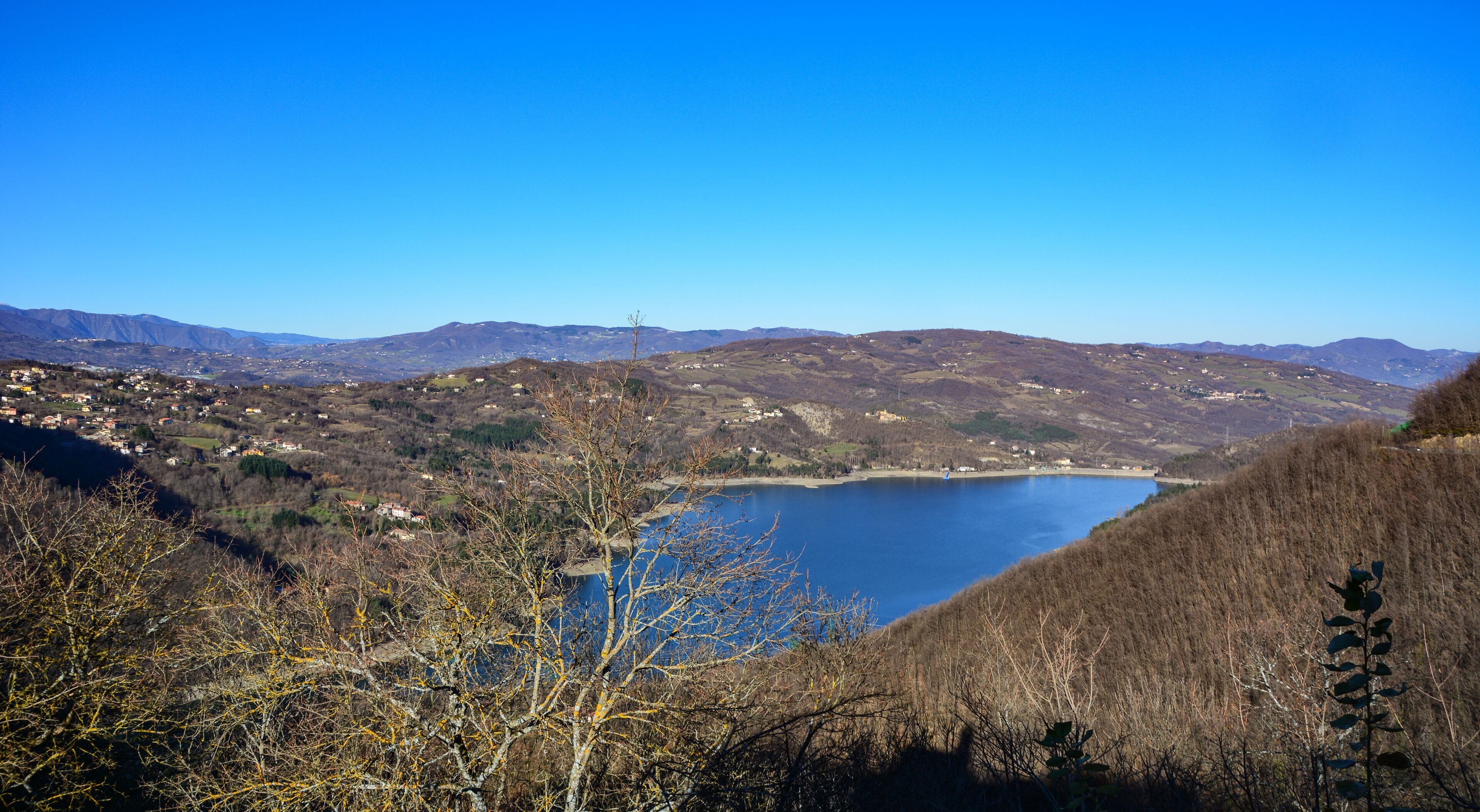 Panoramica del Lago di Suviana segli Appennini fra Toscana ed Emilia Romagna