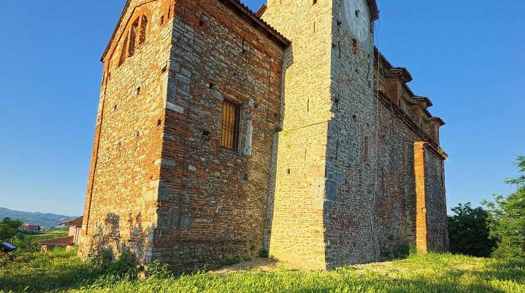 Vista sul retro della chiesa