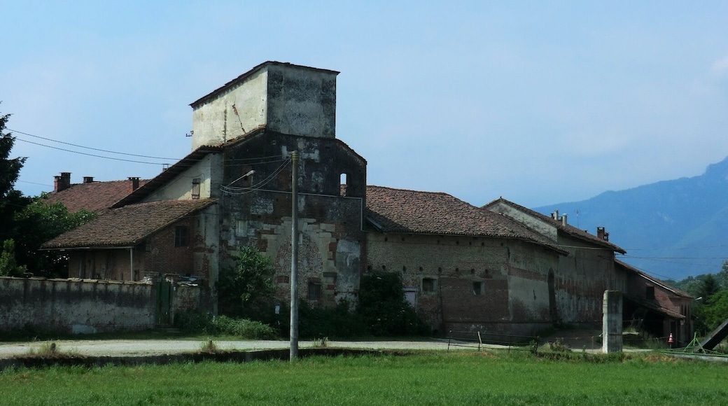 Abbazia di Santa Maria di Staffarda, Staffarda di Revello, Piedmont, Italy Staffarda Abbey Native name Abbazia di Santa Maria di Staffarda Location Staffarda di Revello, Piedmont, Italy Coordinates 44° 43′ 15″ N, 7° 26′ 13″ E Established 12th century date QS:P,+1150-00-00T00:00:00Z/7 Web page www.cistercensi.info/abbazie/abbazie.asp?ab=1081&lin=en Authority control : Q833321 institution QS:P195,Q833321