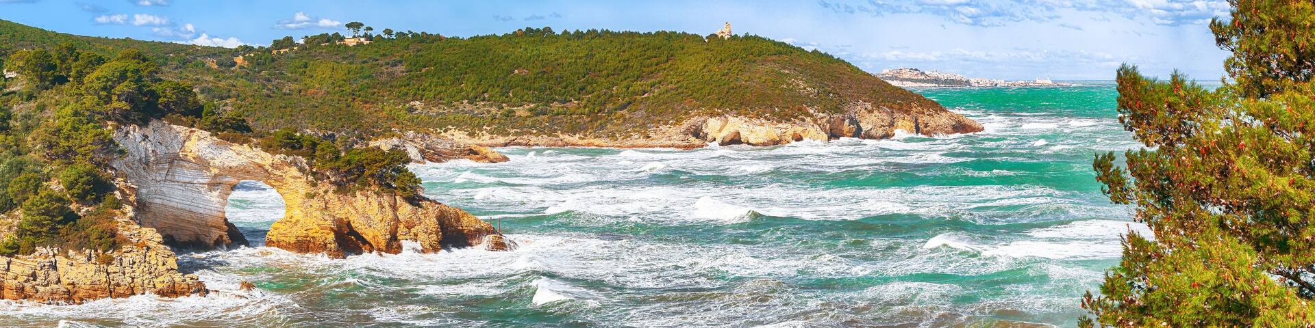 Gargano coast: San Felice arch (Architello)