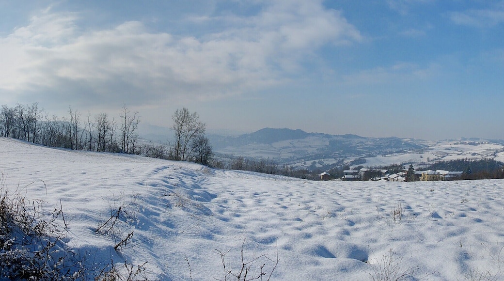 Scorcio della Val Curone innevata