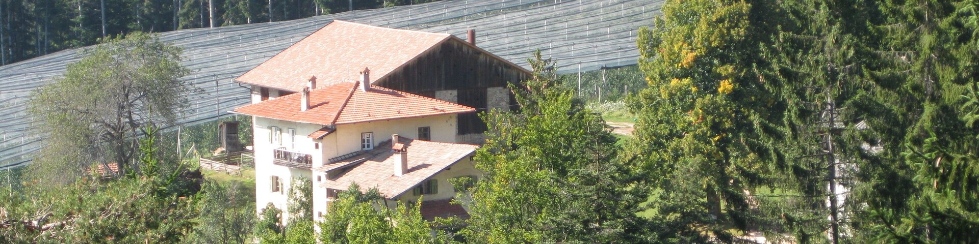 Sommerfrischhaus Baroni mit Maria-Schnee-Kapelle in Aldein
