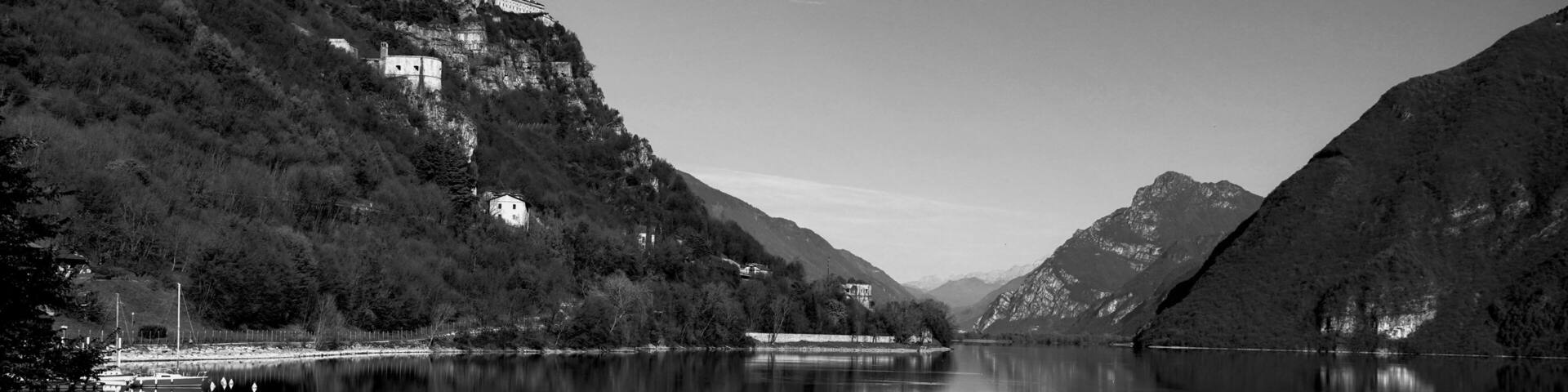 Veduta autunnale del Lago d'Iseo. Provincia di Bergamo, Lombardia, Italia.
