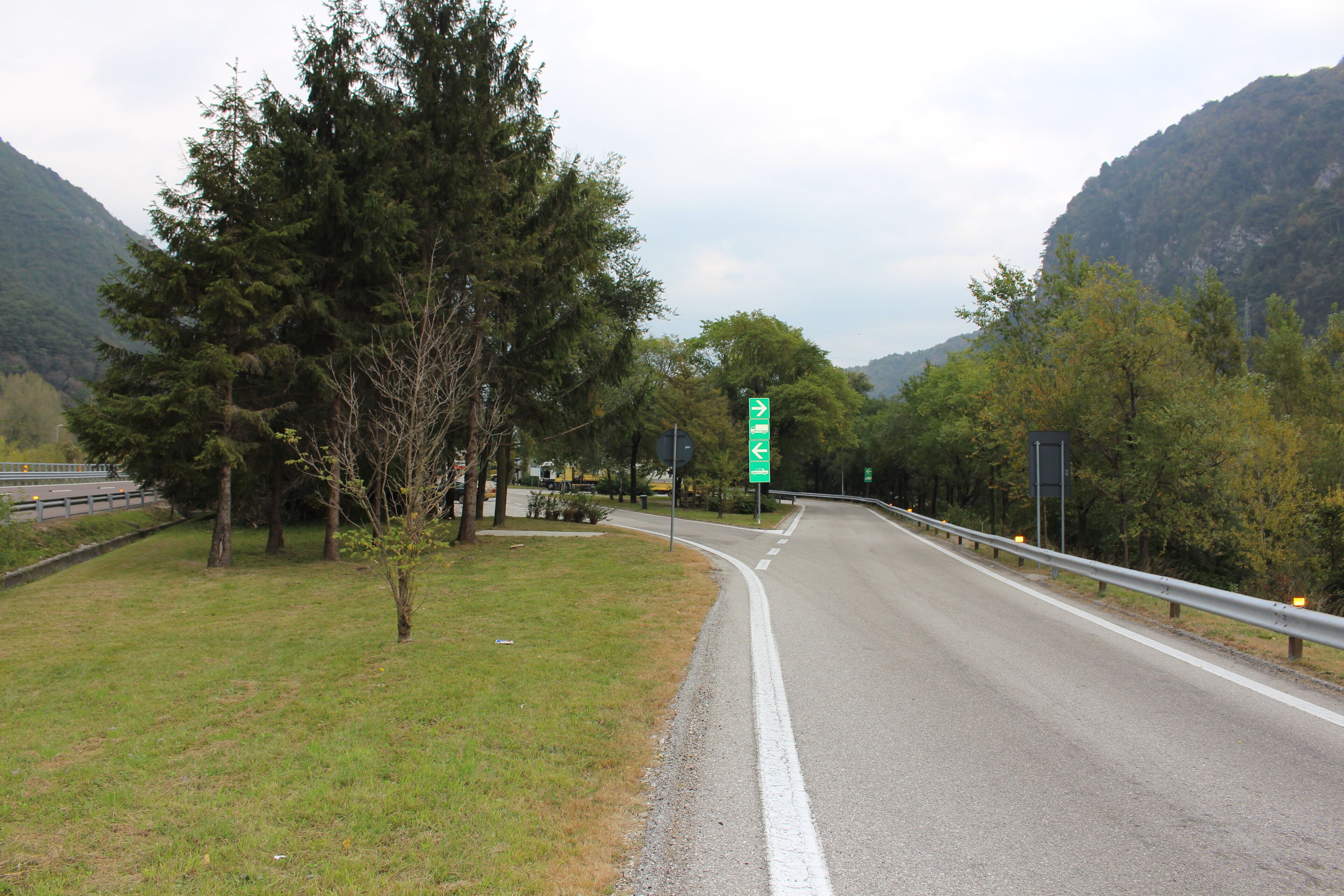 Стоянка для отдыха на трассе A23 (Area di parcheggio Campiolo est)