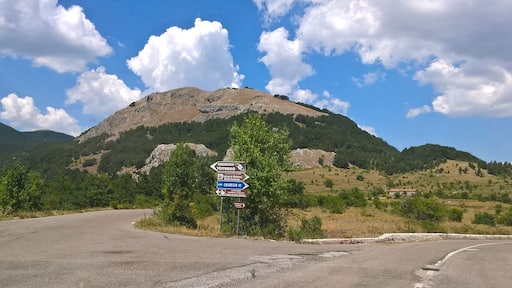 All'incrocio per il Monte Volturino
