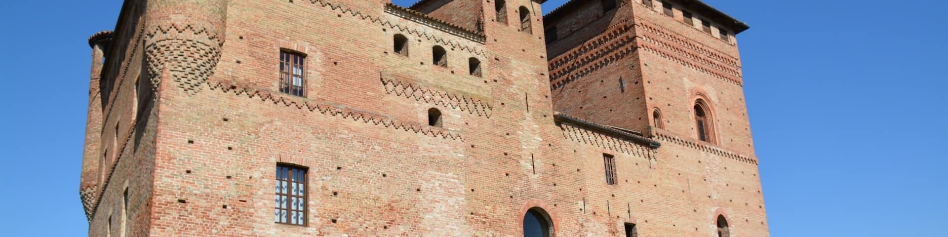 #grinzanecavour #piedmont #italy