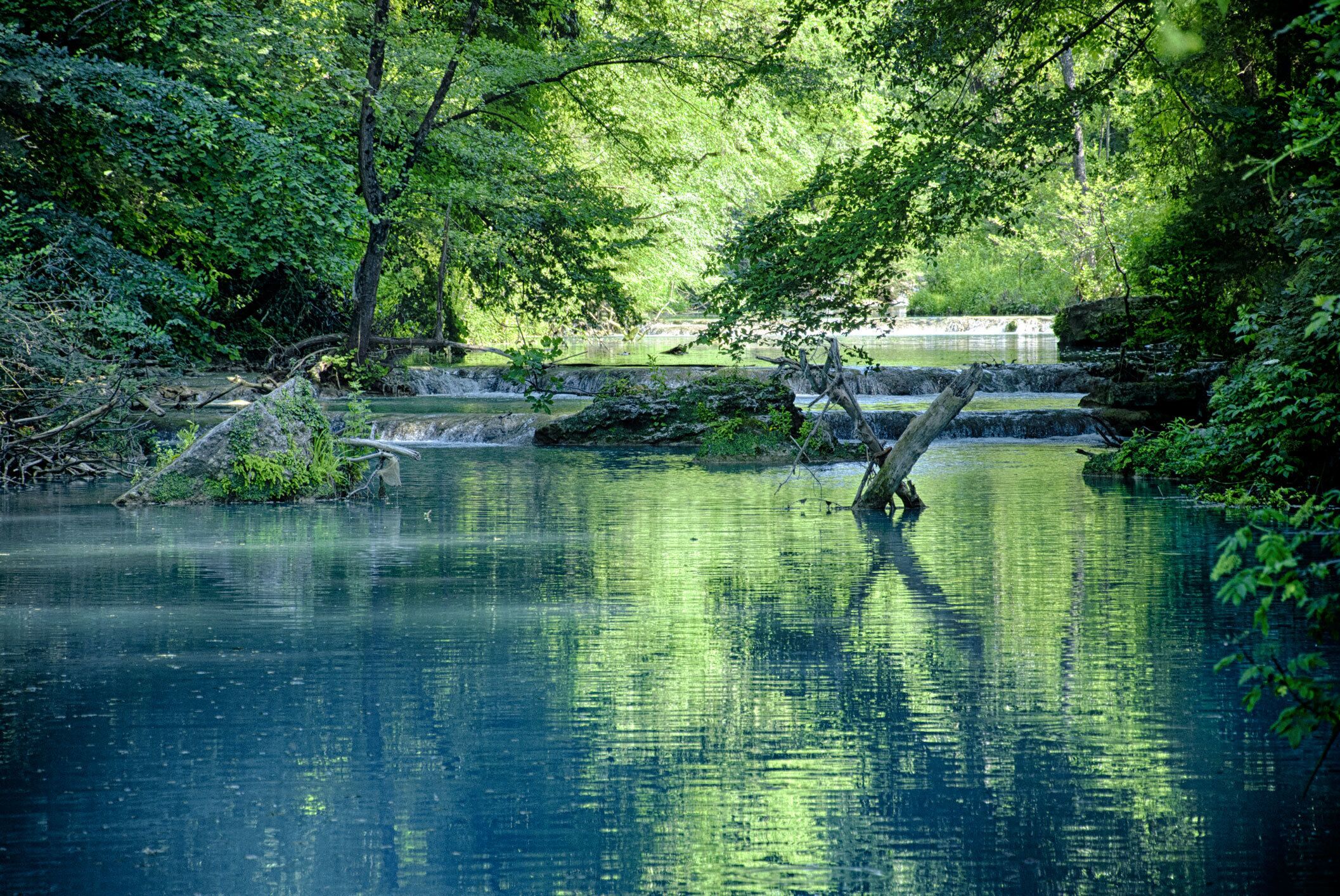 Parco fluviale dell'Elsa

Inside the residential area of Colle Val d'Elsa is a historic and natural landscape of enormous value thanks to the Elsa River which crosses the Val d'Elsa creating a unique territory. The river creates enchanting corners for hiking and observing: the engineering works for gathering water, the artifical canal system for carrying the water to the city, the caves. A particularly suggestive point is the Diborrato water falls, a 15m jump which is more than 10m deep, a sort of small lake where the locals used to go to cool off. Other places not to miss are the Grotta dell'Orso, the Conchina, the Masso Bianco, the Nicchia and the Spianata dei Falchi, each with its own particularities. This natural richness has been recognized with the institution of a protected area in the River Park of the Upper Val d'Elsa which includes the path of the river from the city of Colle Val d'Elsa which stretches from Ponte Santa Giulia to Ponte di Spugna and includes the Caldane, thermal springs which were known to the Etruscans and Romans.
#hiking
