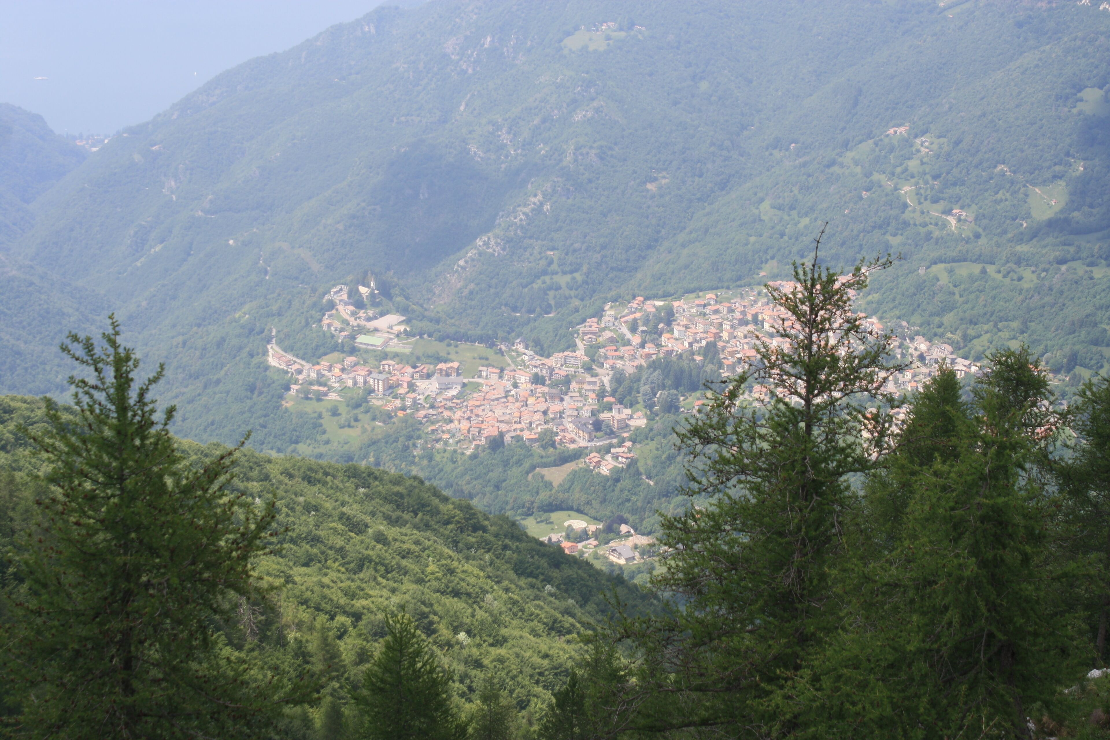 Parco regionale della Grigna settentrionale, Grigne (Q47478903). Vista dal Baitello dell'Amicizia a Esino Lario.