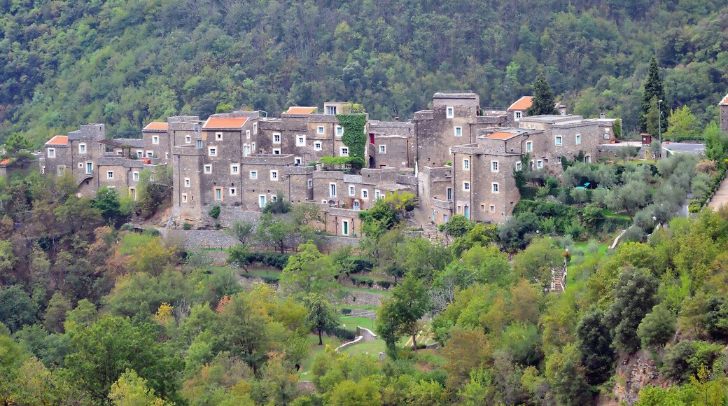 Colletta di Castelbianco, antico villaggio italiano