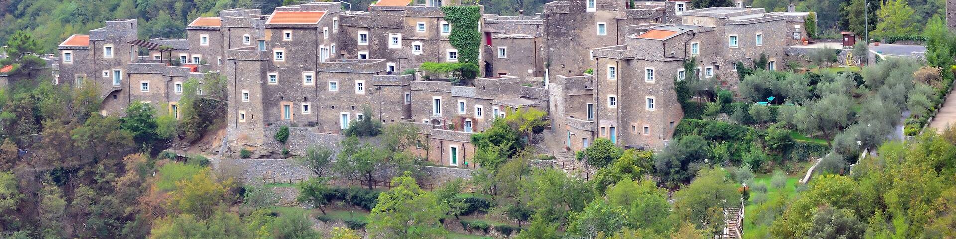 Colletta di Castelbianco, antico villaggio italiano