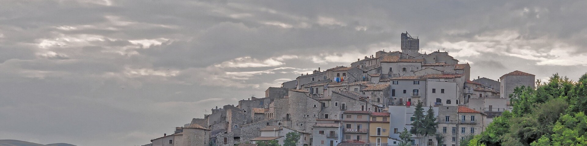 Castel del Monte 2013 Dieses Foto entstand in Zusammenarbeit mit Stadtbesichtigungen.de Die Seiten Stadtbesichtigungen.de, der dazugehörige Reise Blog sowie die Facebookseite: Stadtbesichtigungen Rom dürfen dieses Bild für Ihre Veröffentlichungen ohne den Hinweis auf Wikipedia, Commons bzw der Lizenz verwenden. Die Verantwortlichen habe von mir (Ra Boe) die Originaldaten zur freien Verfügung übermittelt bekommen.