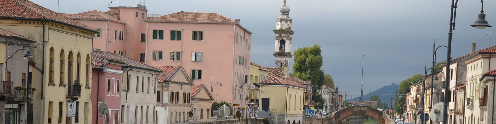 This is one of those towns that once was served by the river. Today it's just a backwater, surviving against the odds but pleasant enough nonetheless.