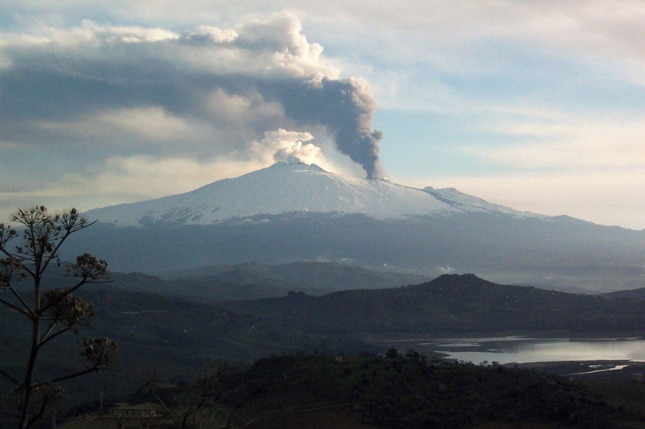 Agira- Eruzione dell'etna del 2002