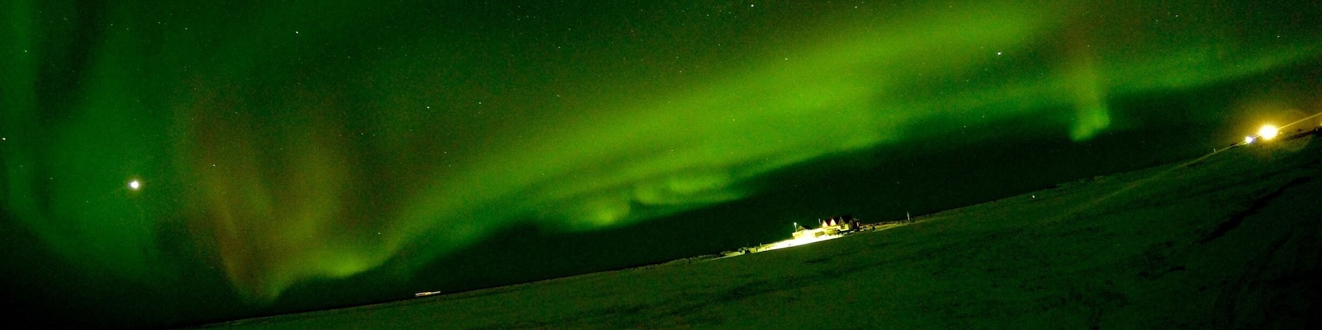 #NorthernLights #Iceland #LifeatExpedia #Green