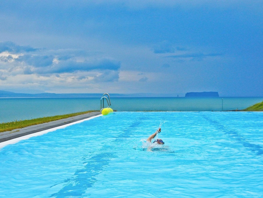 You can swim in the poll like in ocean. #blue