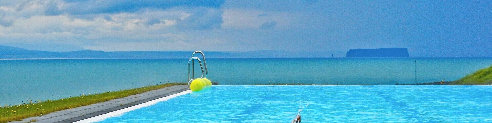 You can swim in the poll like in ocean. #blue