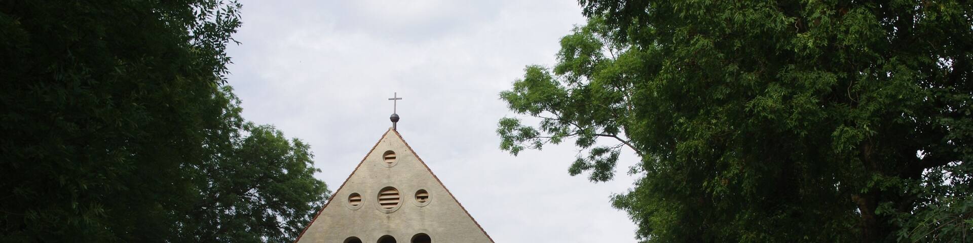 Wriezen in Brandenburg. Die Kirche in Biesdorf steht unter Denkmalschutz.