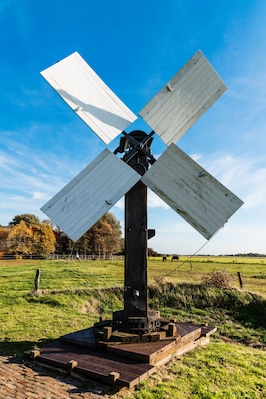 Deutschland; Die Doppelkolbenwasserpumpmühle in Wirdum, von 1872. Eine Mühlenrarität, einzig bekannte Mühle dieser Art in Deutschland.
