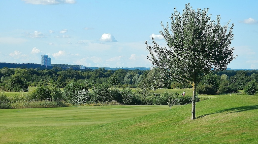 Ausblick vom Golfplatz Schloss Warnsdorf bis zum Maritim Hotel in Timmendorfer Strand