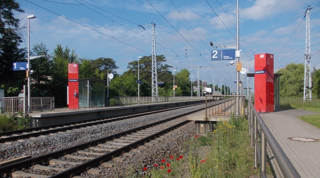 New platforms of Teutschenthal train station (district: Saalekreis, Saxony-Anhalt)