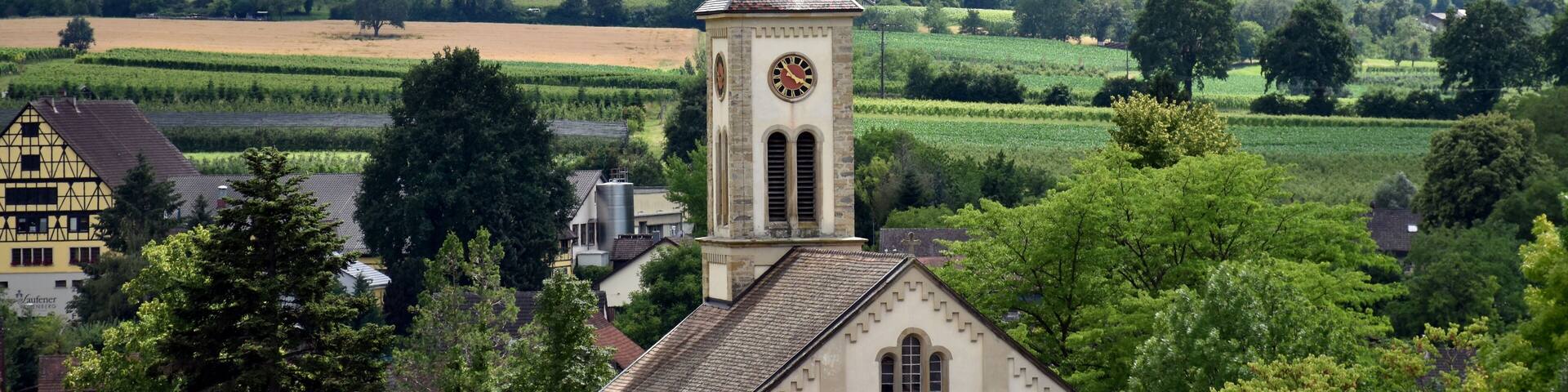 Laufen bei Sulzburg unter Wolken