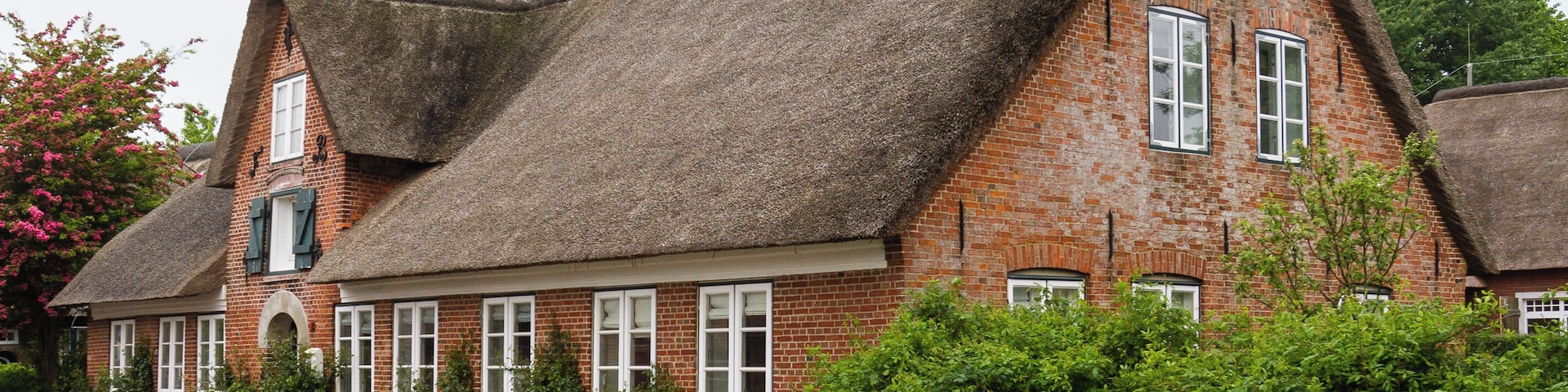 Designation: Uthland-Frisian house, extended Location: Uasterslaawswai House number: 30 Place: SĂŒderende, Collective municipality Föhr-Amrum, District Nordfriesland, Schleswig-Holstein, Federal Republic of Germany Object identification: 6949