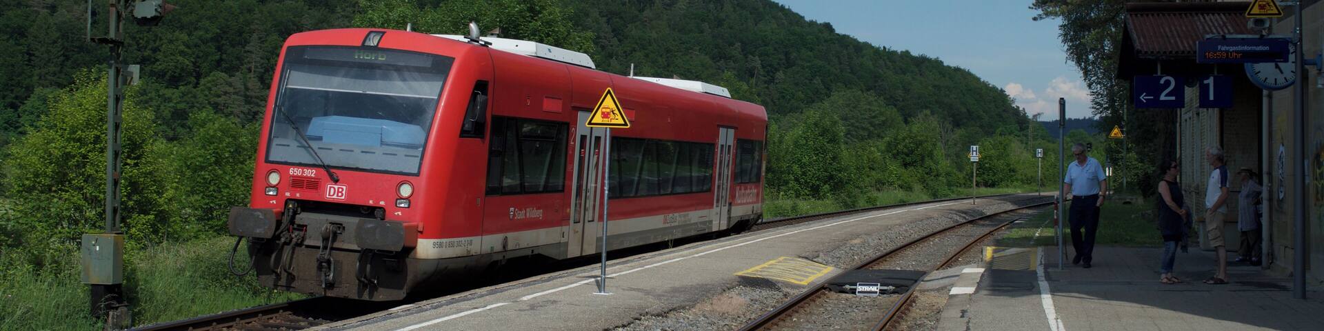 Across the road from the previous photo and back on to the DB network. Unit 650.302 on train RB22415, 16:36 TĂŒbingen to Horb waits to cross over with a service in the opposite direction. Date taken, 28 May 2017.