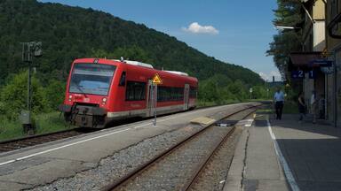 Across the road from the previous photo and back on to the DB network. Unit 650.302 on train RB22415, 16:36 Tübingen to Horb waits to cross over with a service in the opposite direction. Date taken, 28 May 2017.