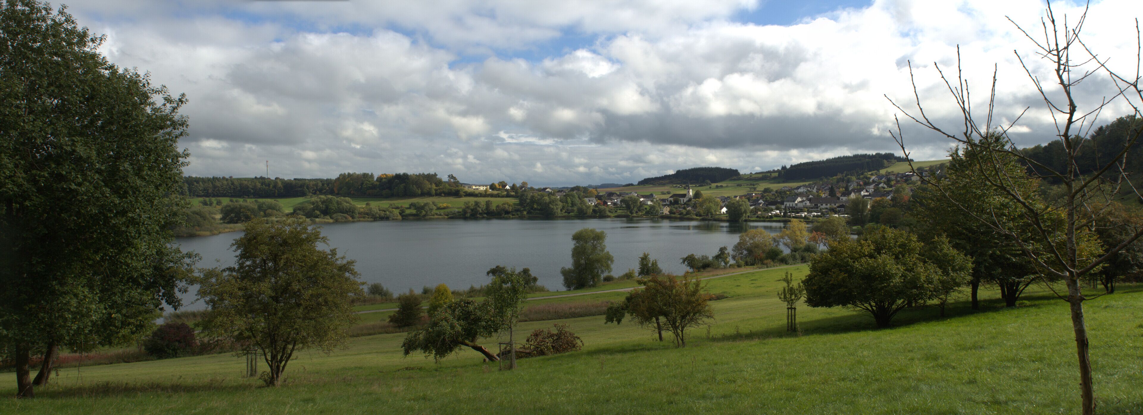 Das Bild wurde aus zwei Bildern zusammengerechnet Projection: Rectilinear (0) FOV: 84 x 38 Ev: -0.08