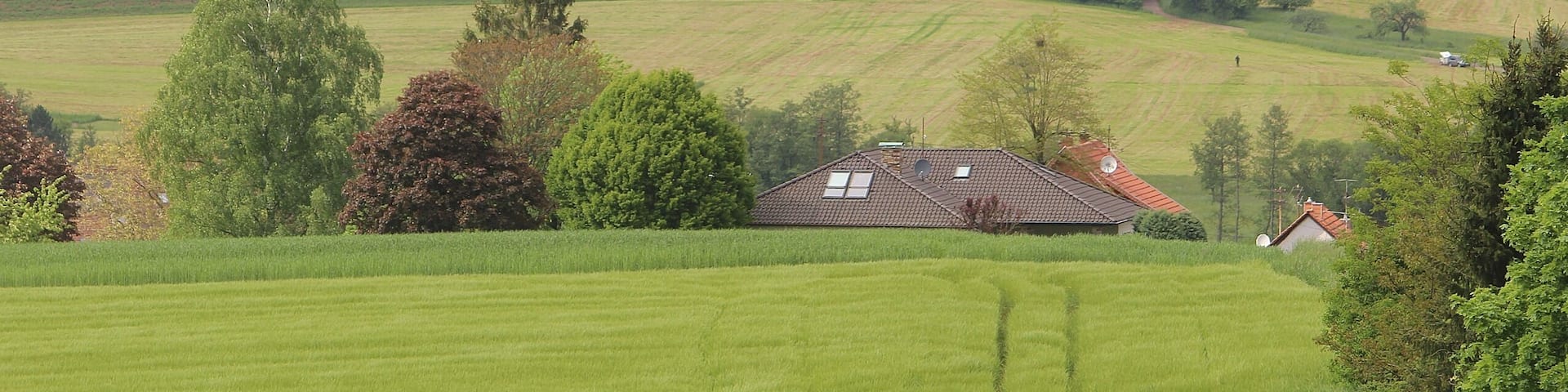 Reisbach (Saarwellingen), view to village and mountain Hoxberg