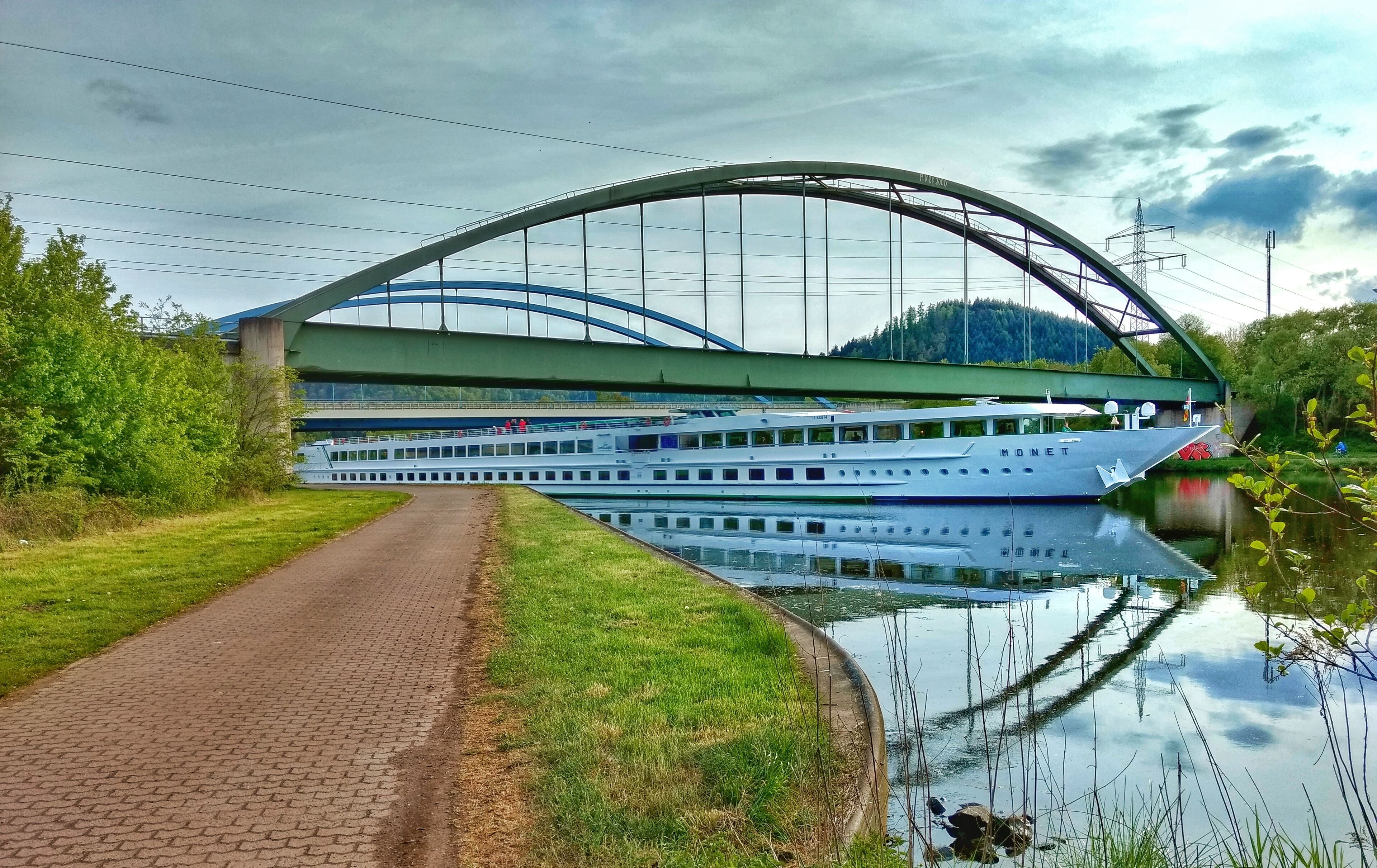 Passagierschiff auf der Saar