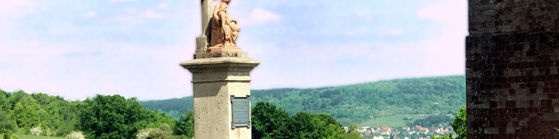 Siersburg (Siersburg-Rehlingen), cross statue in the ruined castle