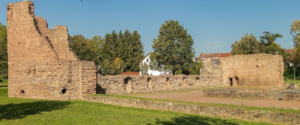 Burg Bucherbach im Pรผttlinger Ortsteil Kรถllerbach